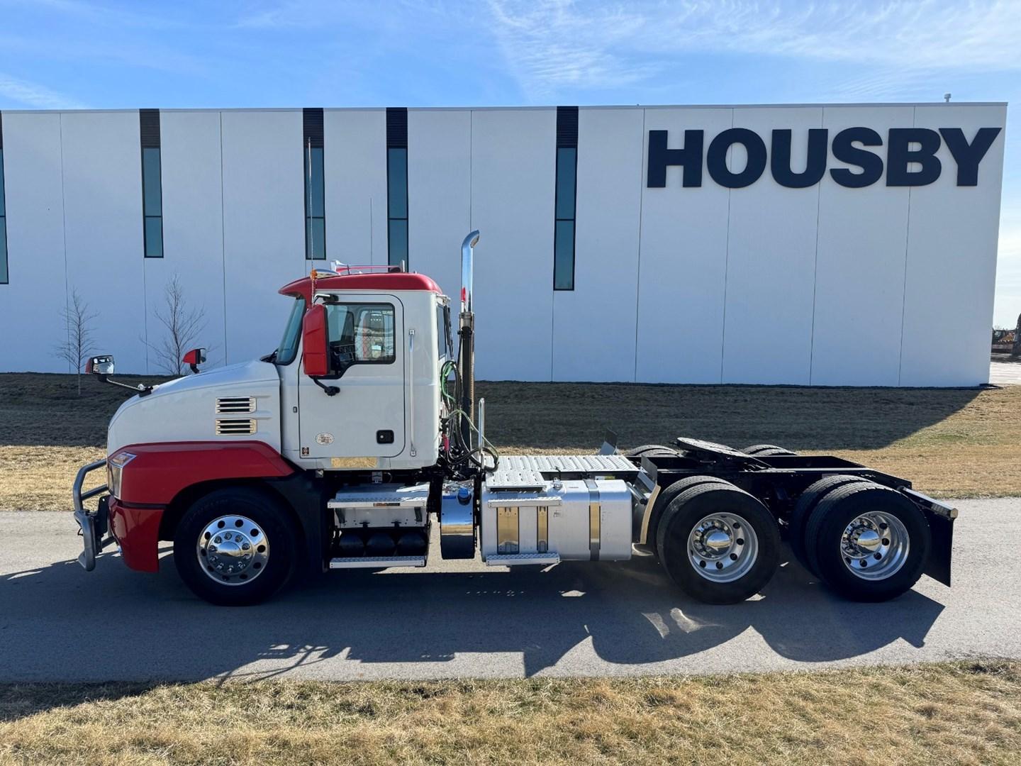 2021 Mack Anthem in Ankeny, IA — photo 3